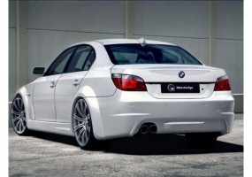 Pareja pasos de rueda...