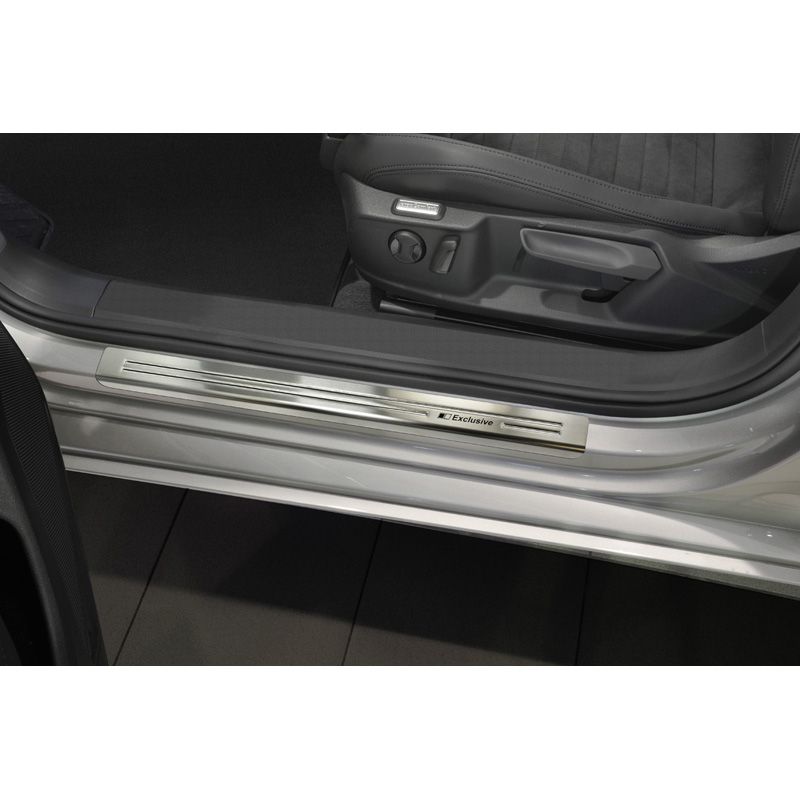 Protector Volkswagen Passat 3G Sedan/Variant 2014- - 'Exclusive' - 4-piezas